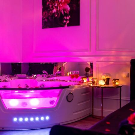 Vistula Boulevards Jacuzzi Apartment Krakow Bagian luar foto